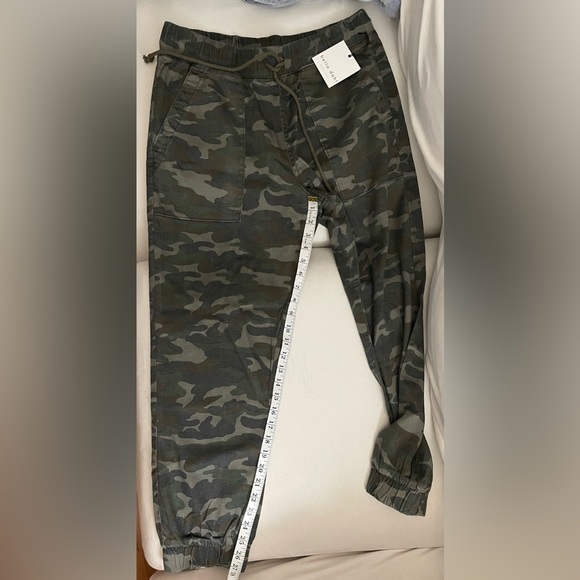 NWT Bella Dahl Crop Camo Joggers Pants With Pockets Size L - Picture 5 of 12